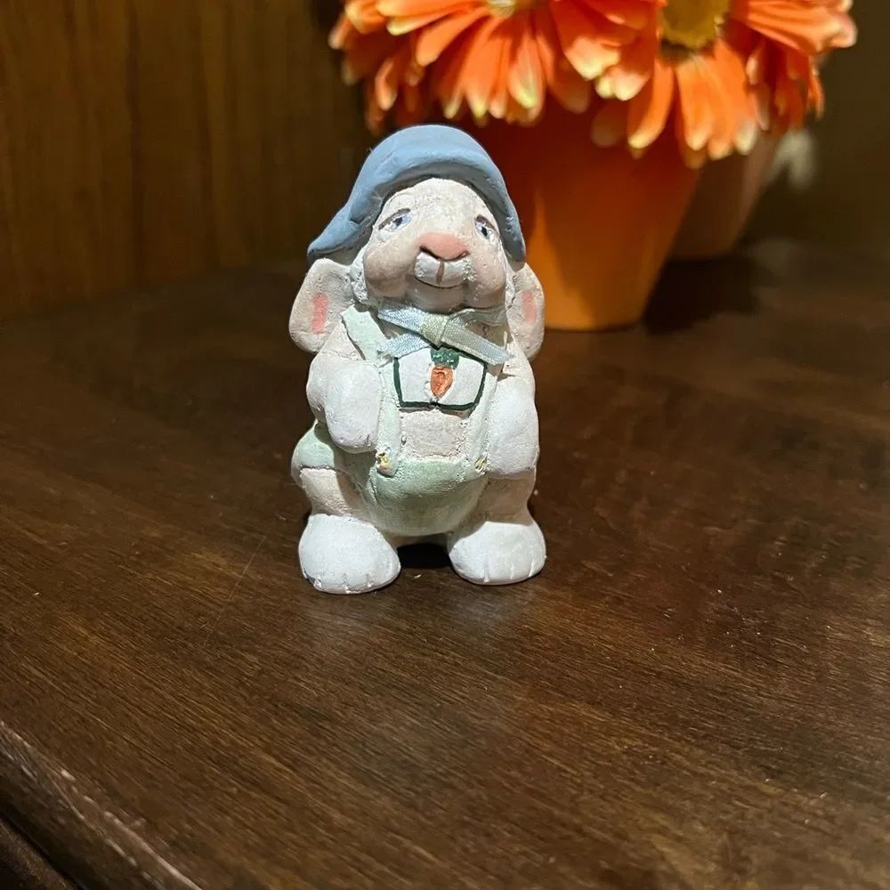 ‘93 Dreamsicles Boy Bunny Rabbit Easter Figurine Kristin Haynes - 3 1/4” Tall